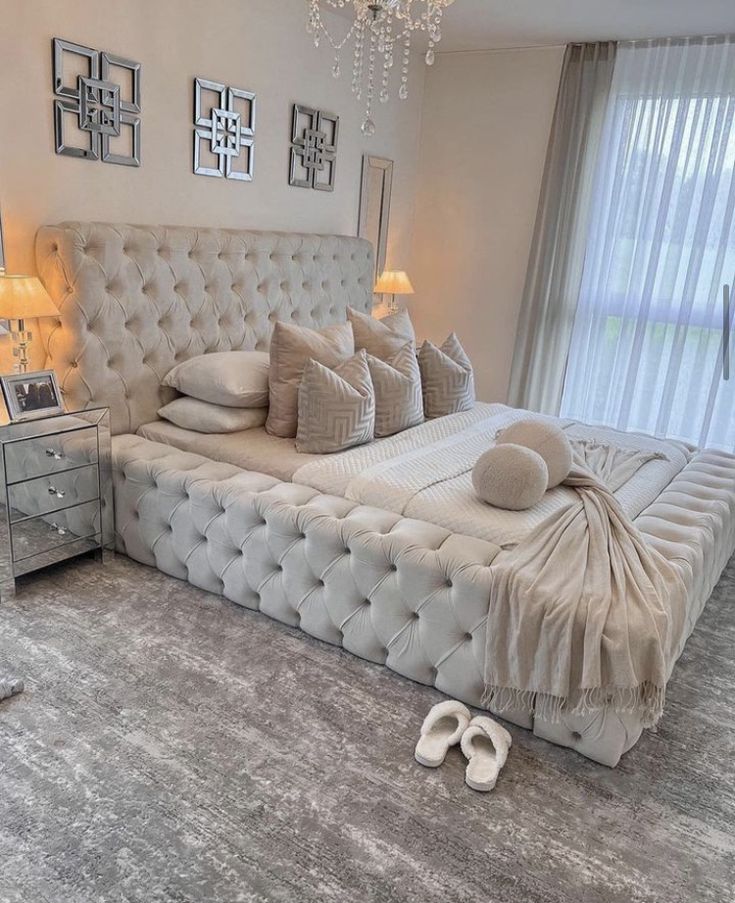 Chesterfield tufted bed